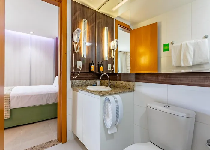 Flat Premium, confortável, completo para Família ou a Trabalho, ao lado dos Ministérios e ESPLANADA, lazer completo e academia, em Saint Moritz Brasília Hotel